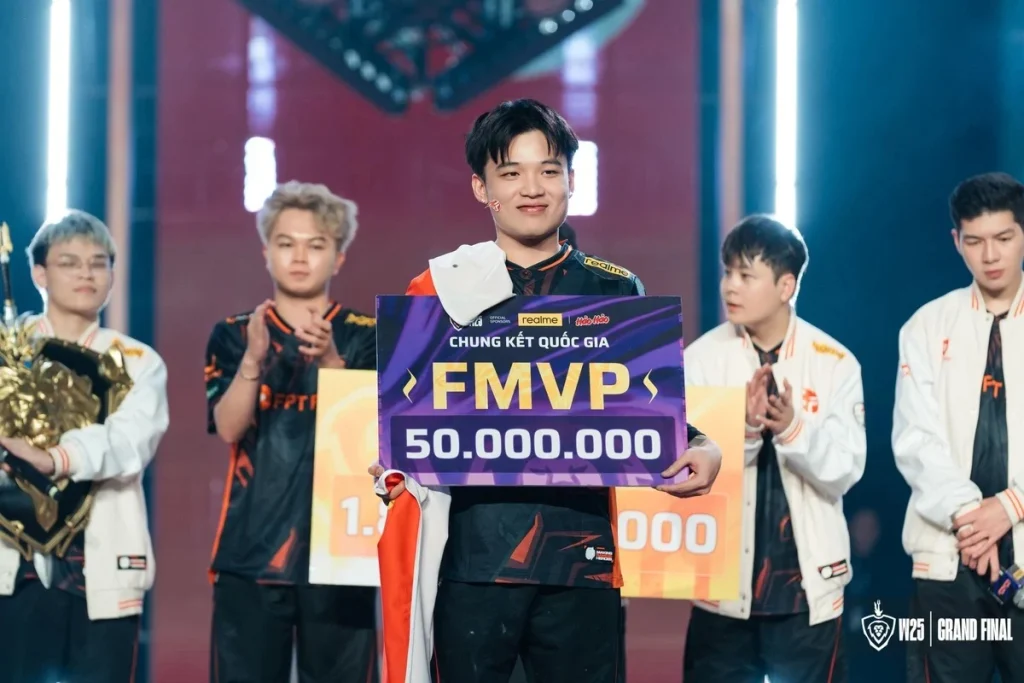 Maris nhận FMVP chung kết ĐTDV mùa Đông 2025
